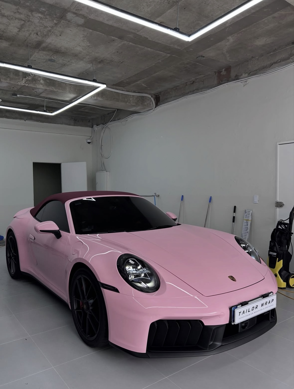 Pink Porsche 992 project